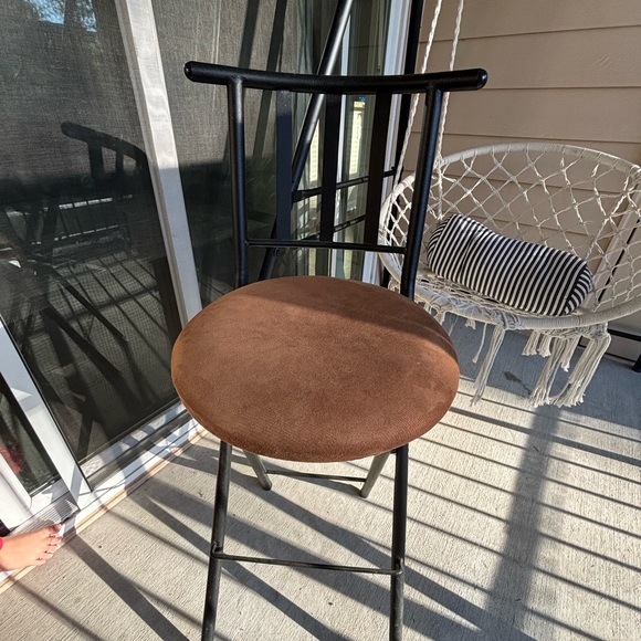 Chair - Picture 4 of 4